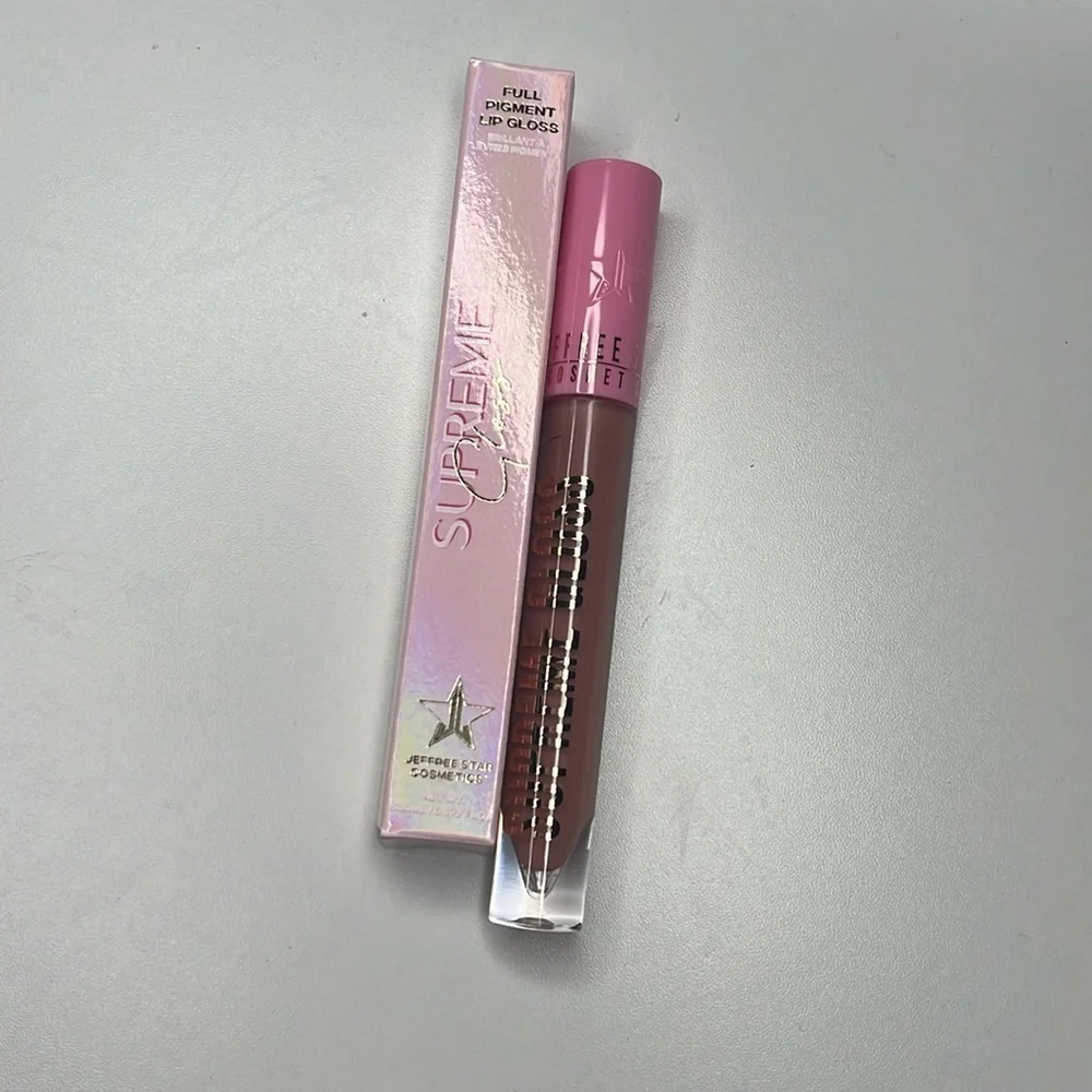 Jeffree Star Cosmetics Supreme Gloss in Shade House Tour (Soft Peach-Pink Nude)